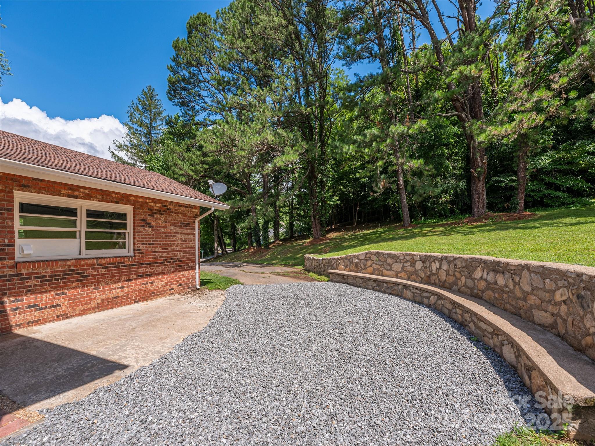 827 Oakdale Road Waynesville NC 28786