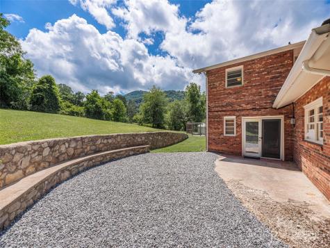 827 Oakdale Road Waynesville NC 28786