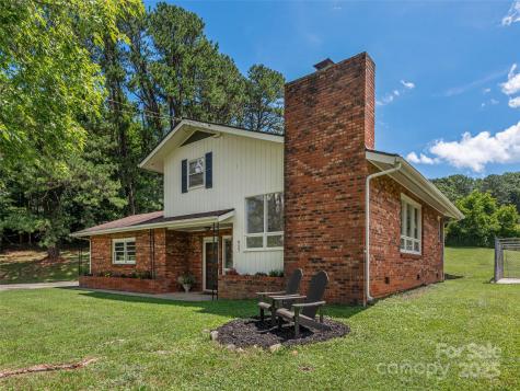 827 Oakdale Road Waynesville NC 28786