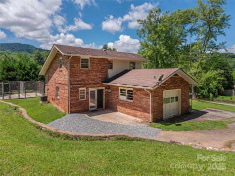 827 Oakdale Road Waynesville NC 28786