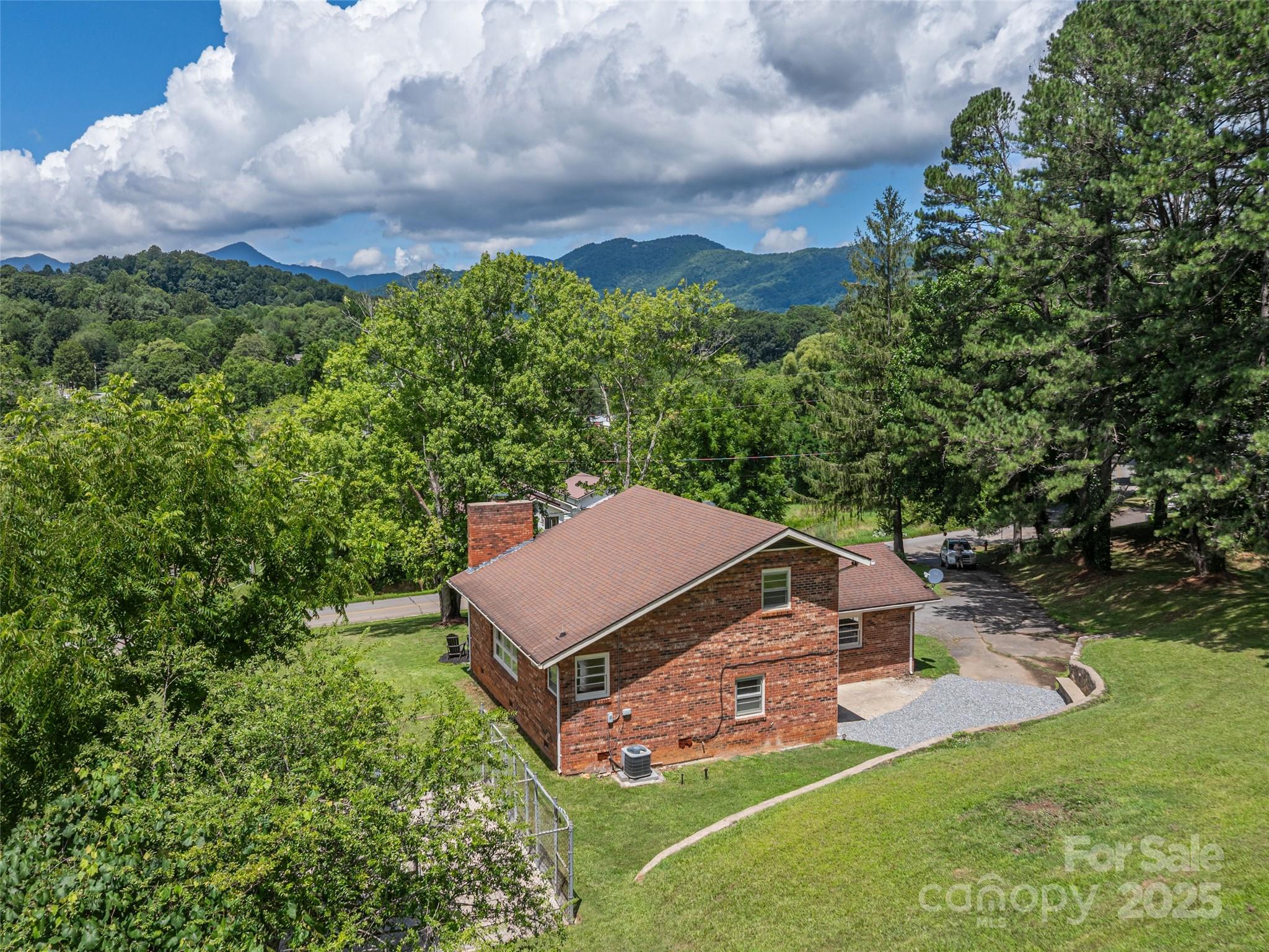 827 Oakdale Road Waynesville NC 28786
