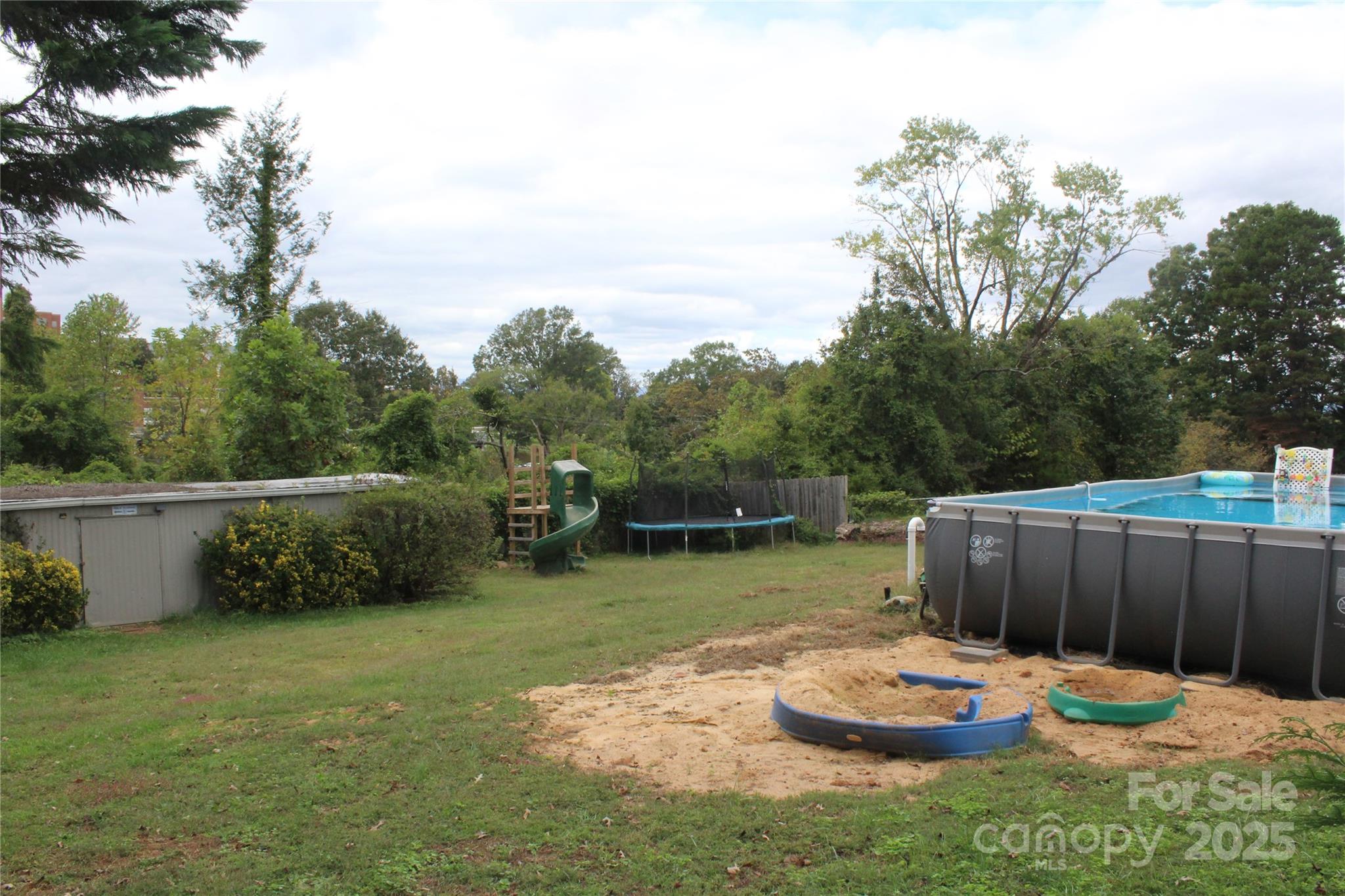 107 N Matthews Street Morganton NC 28655