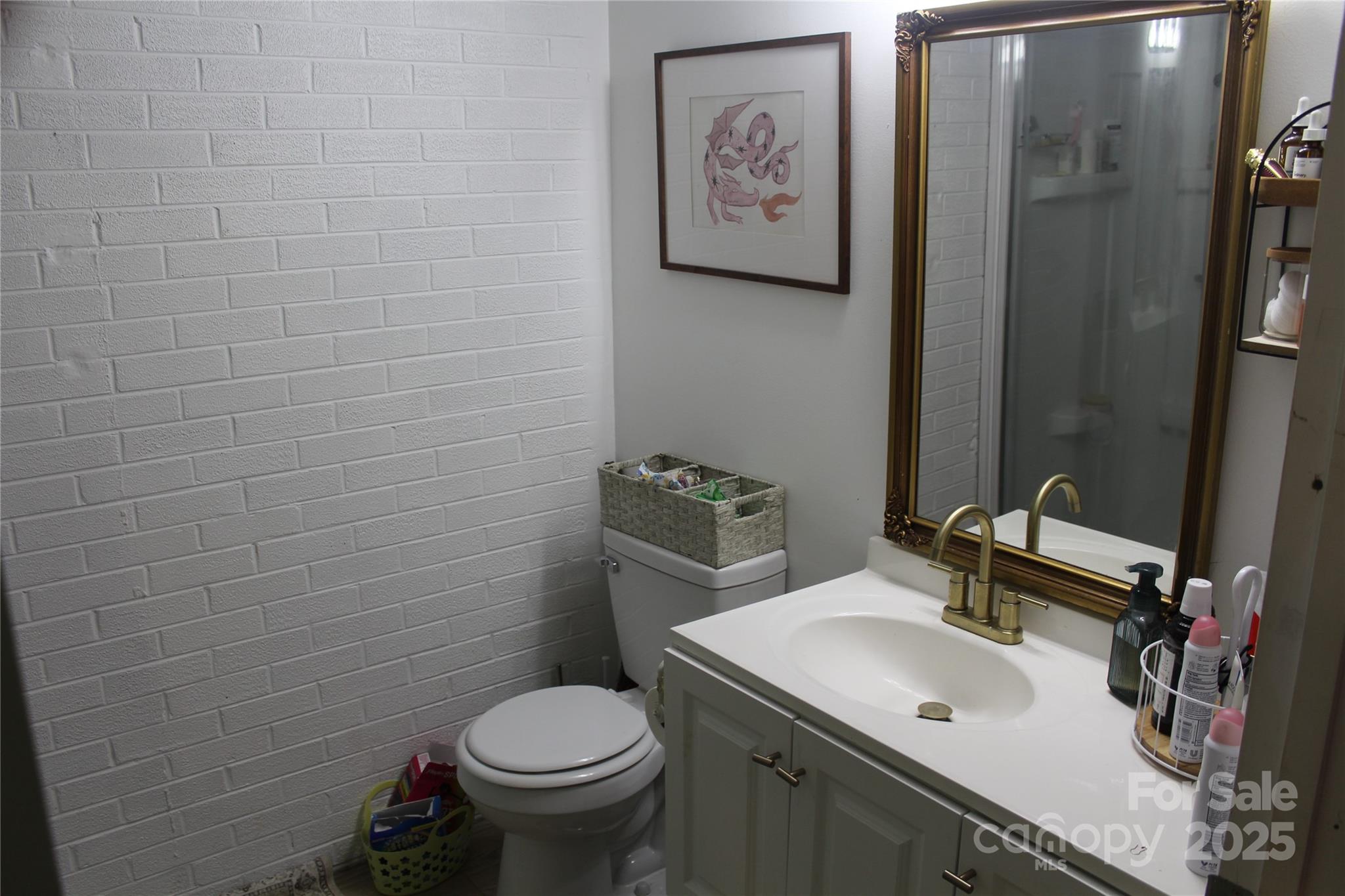 107 N Matthews Street Morganton NC 28655