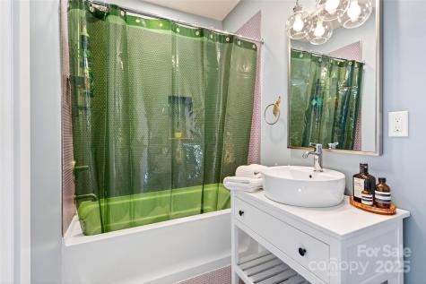 18 Princeton Drive Asheville NC 28806