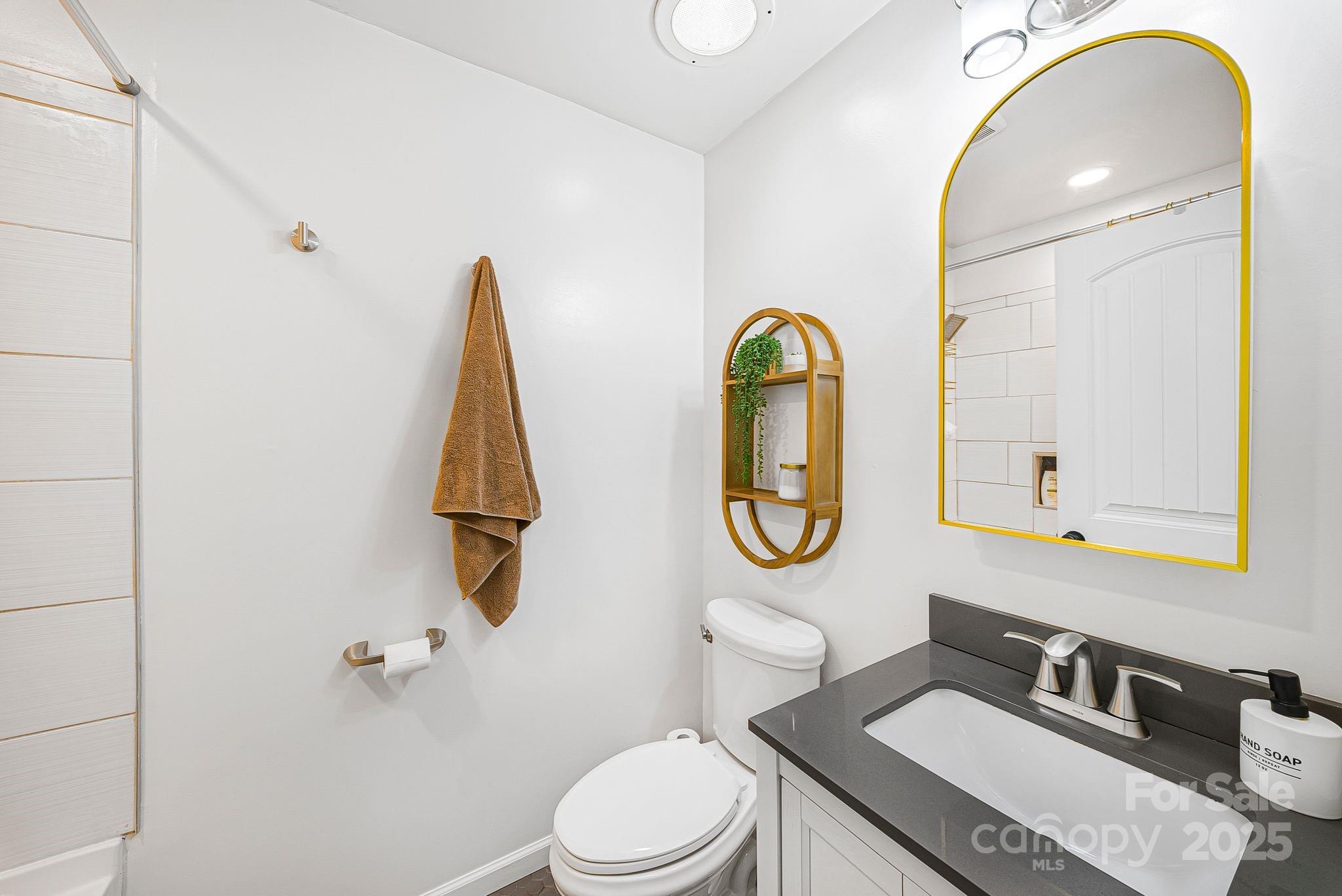 16 Woodfield Road Arden NC 28704