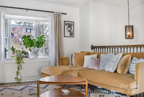 16 Woodfield Road Arden NC 28704