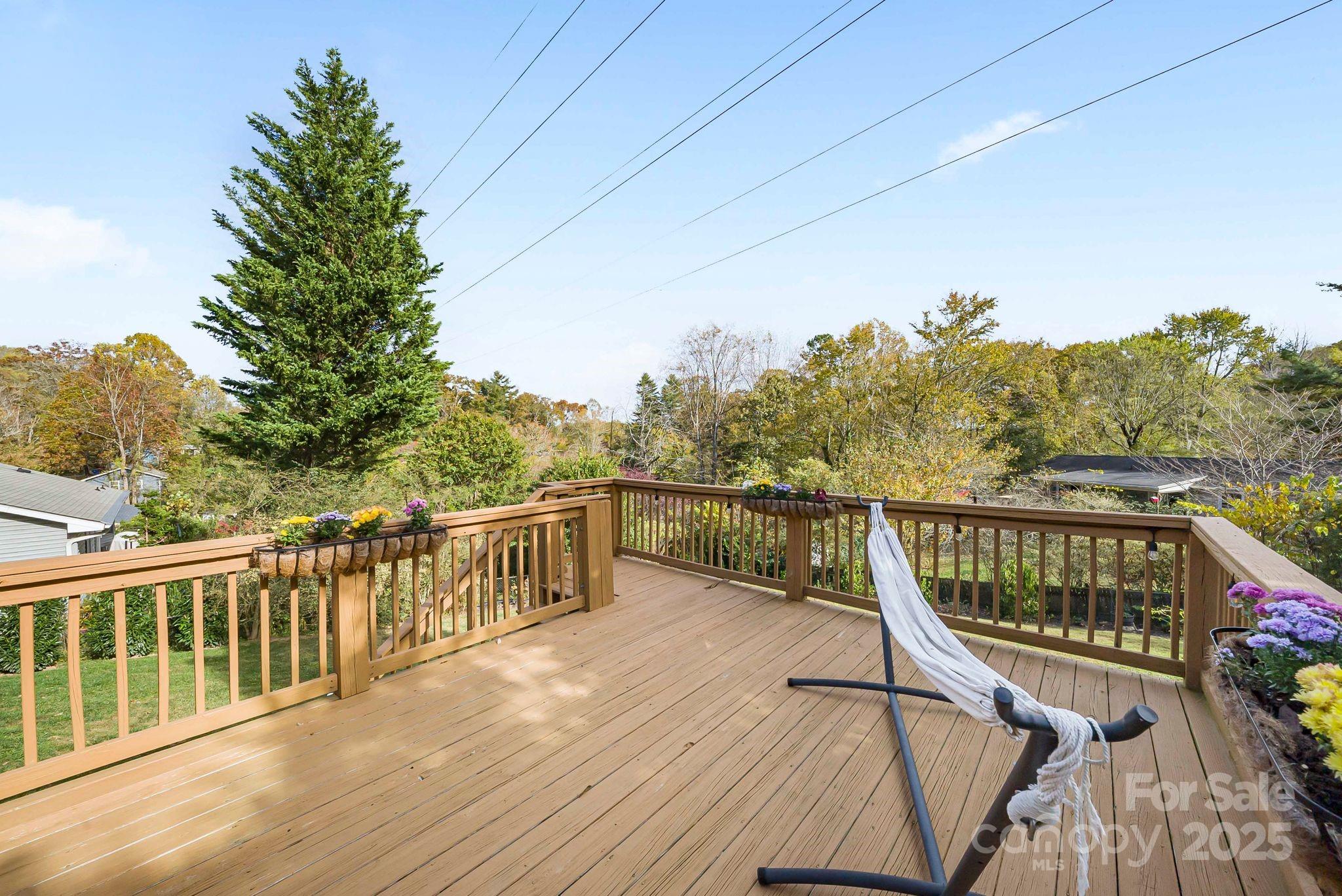 16 Woodfield Road Arden NC 28704