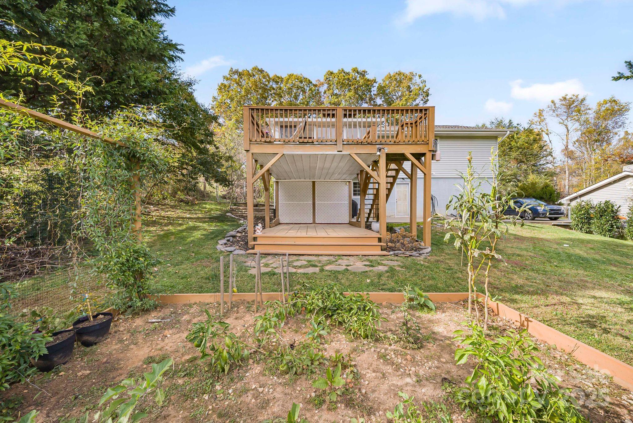 16 Woodfield Road Arden NC 28704