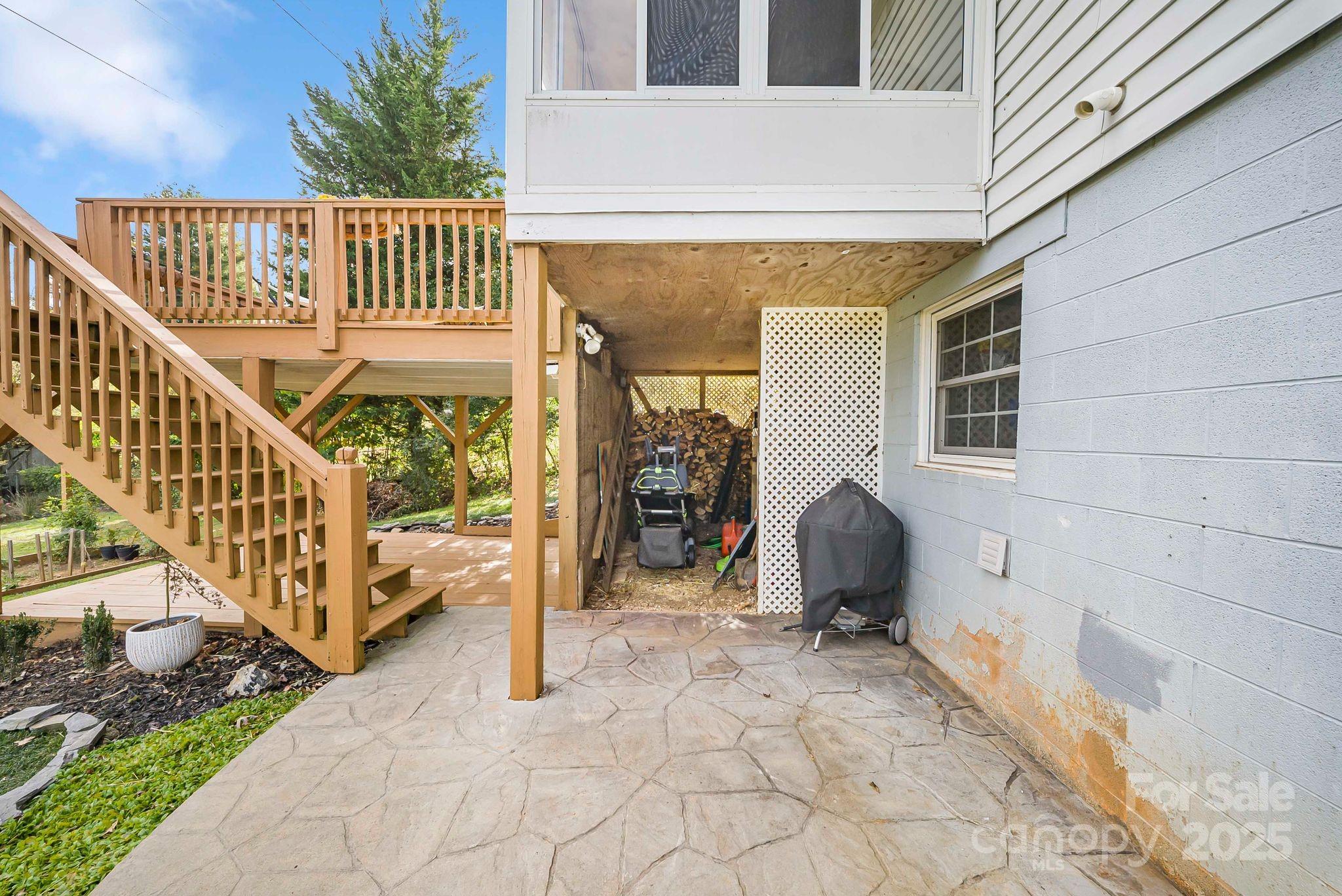 16 Woodfield Road Arden NC 28704