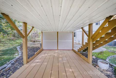 16 Woodfield Road Arden NC 28704