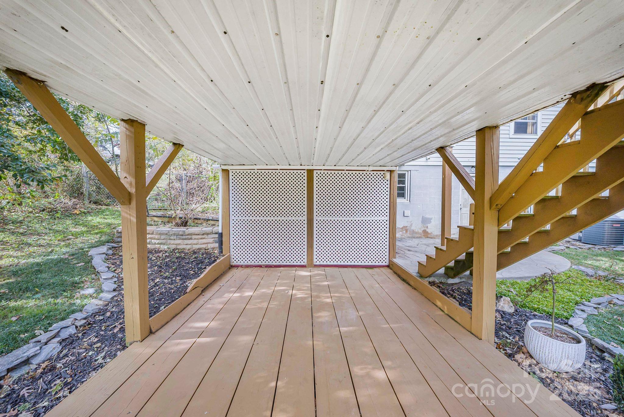 16 Woodfield Road Arden NC 28704