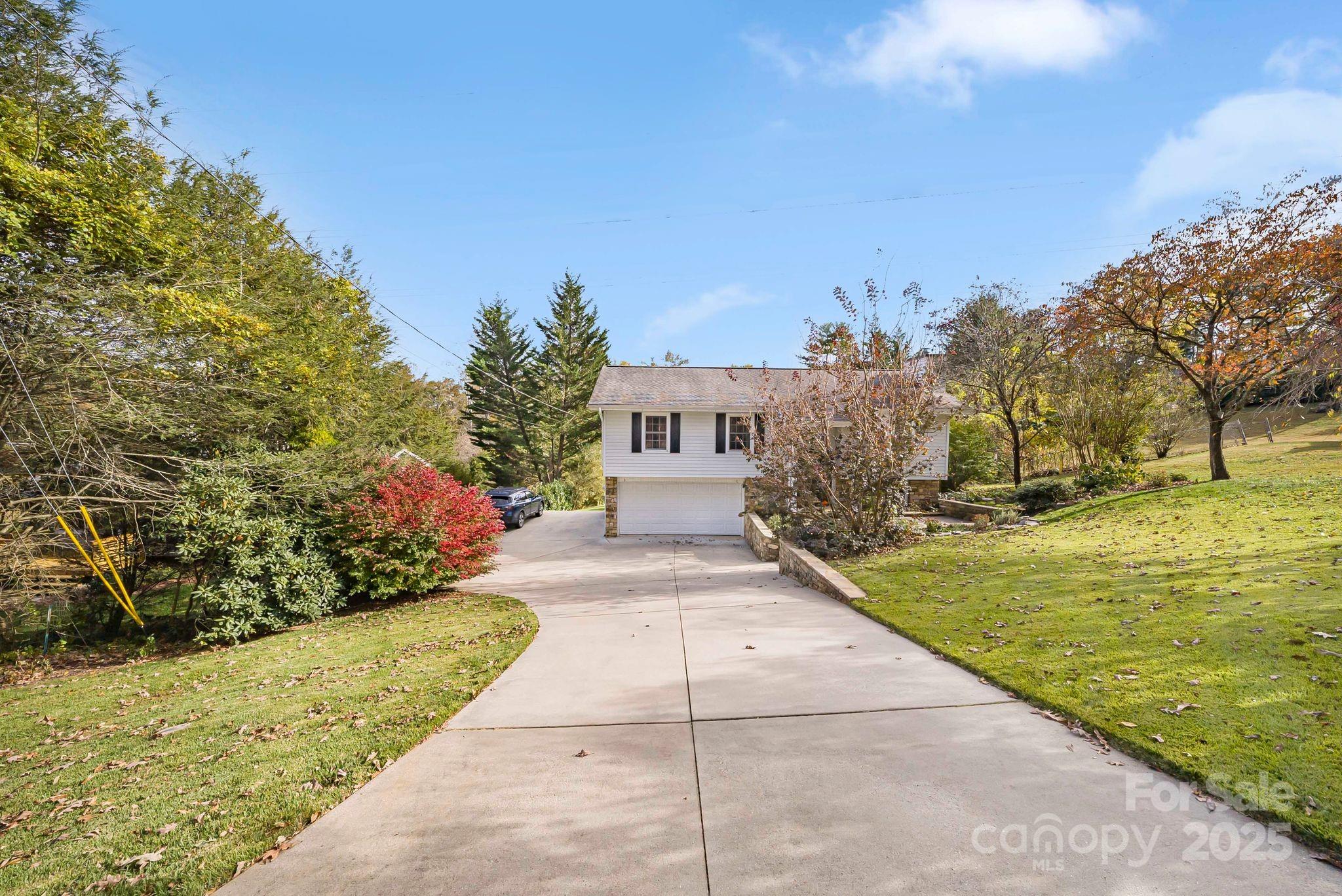 16 Woodfield Road Arden NC 28704