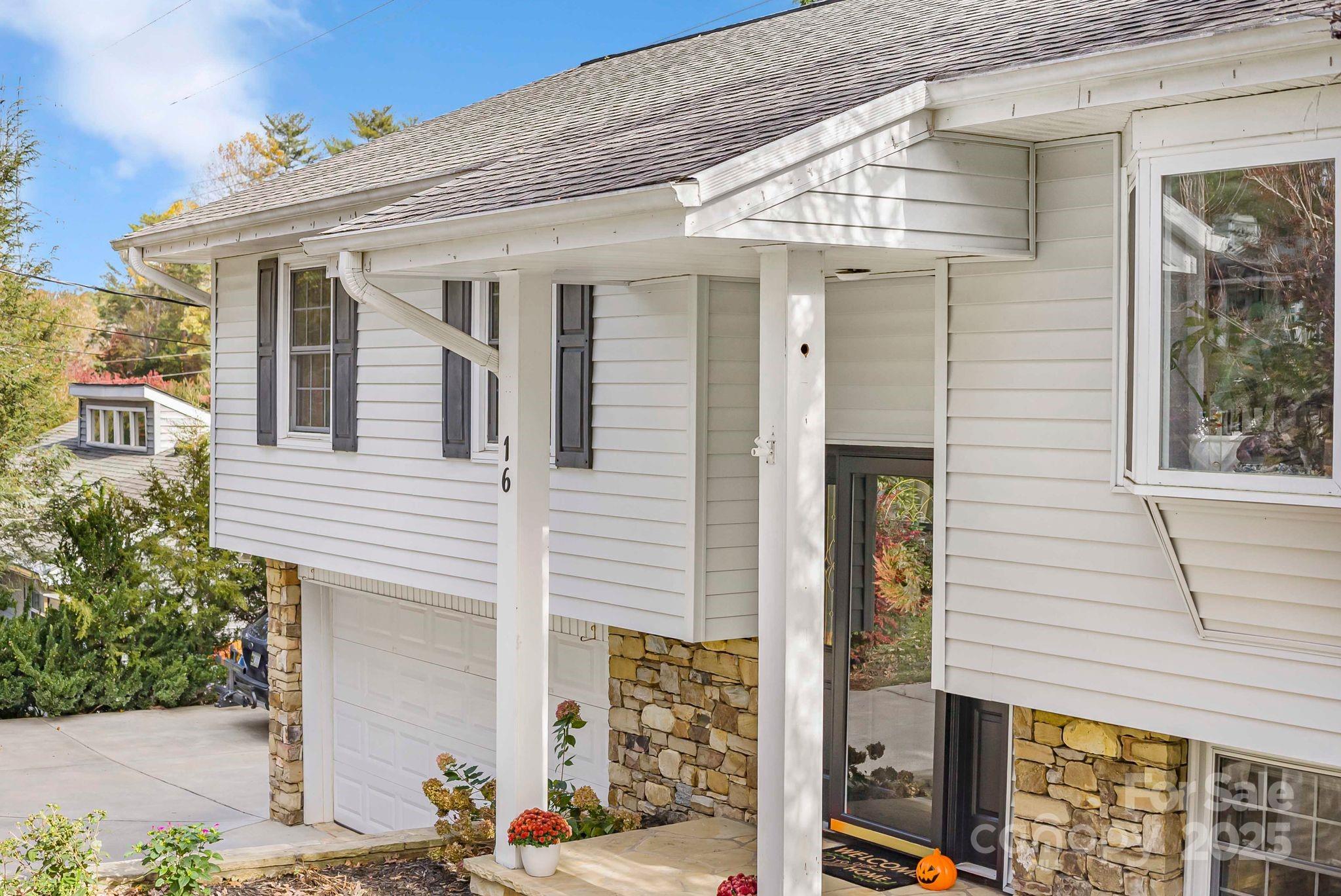 16 Woodfield Road Arden NC 28704