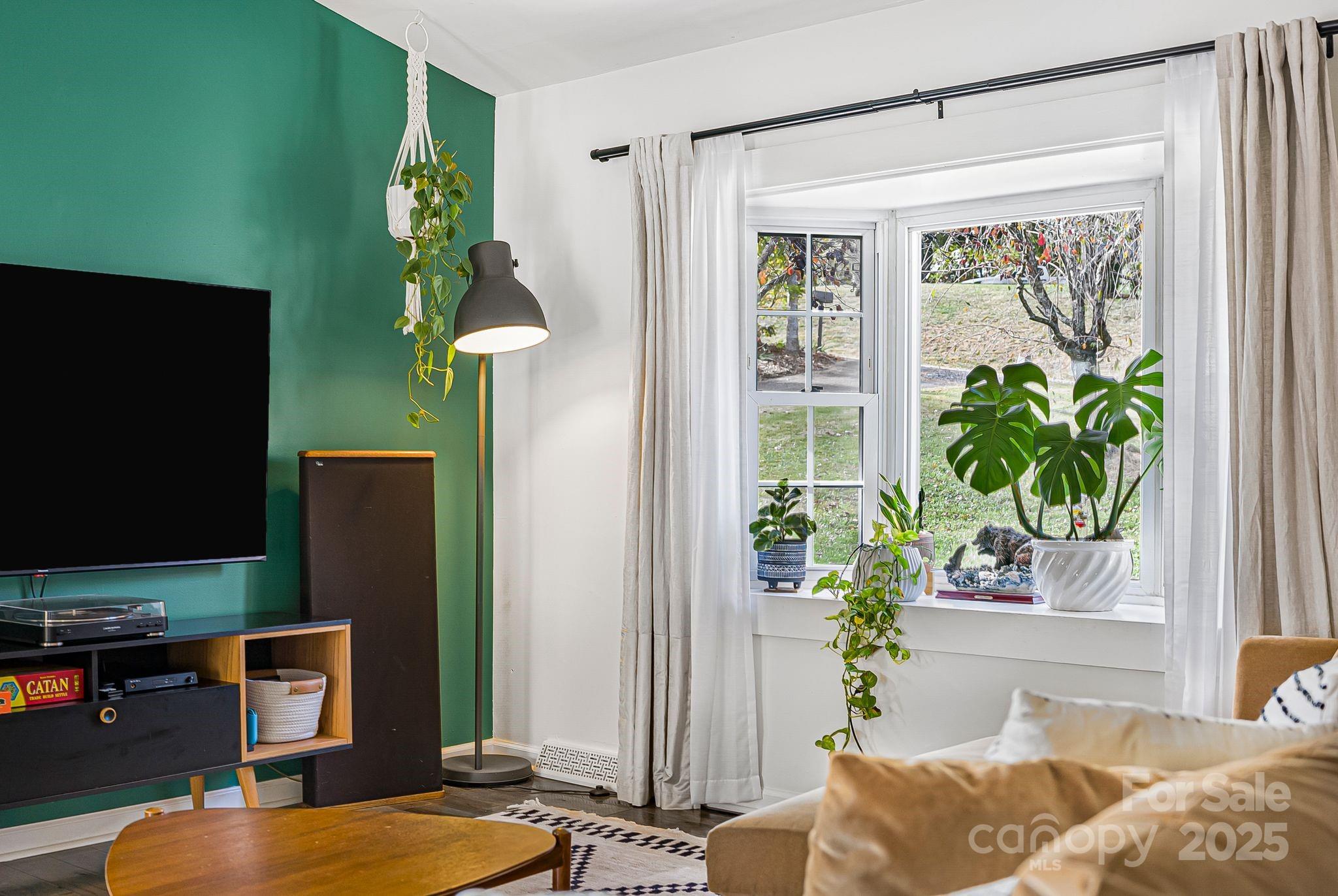 16 Woodfield Road Arden NC 28704