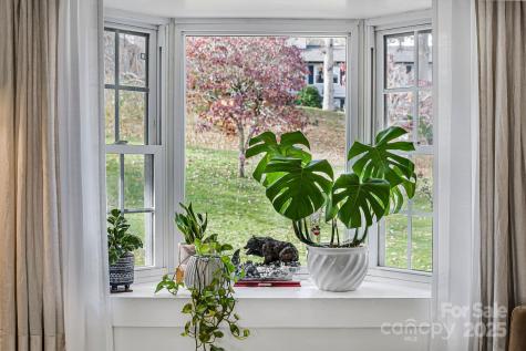 16 Woodfield Road Arden NC 28704