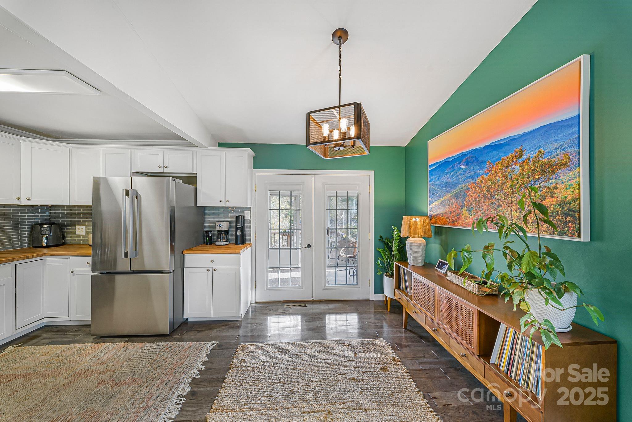 16 Woodfield Road Arden NC 28704