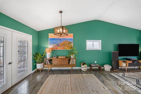 16 Woodfield Road Arden NC 28704