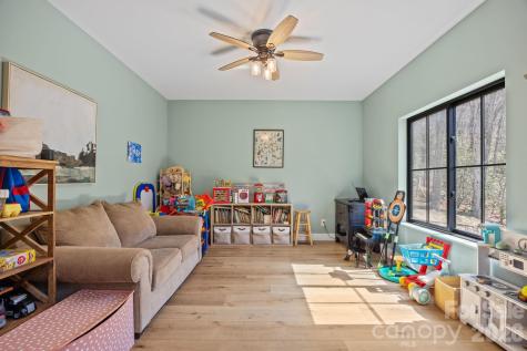 215 Ridgeway Road Candler NC 28715