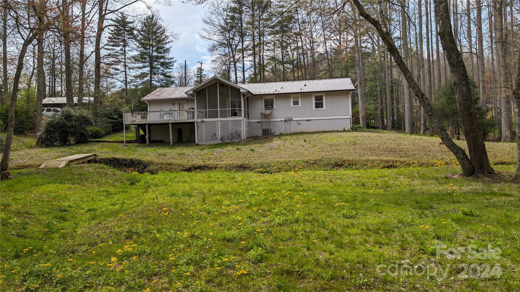4085 Turnpike Road Horse Shoe NC 28742