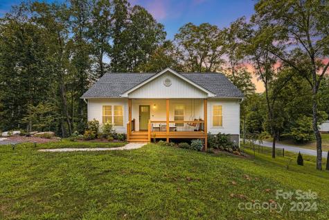 203 Fall Leaves Drive Fairview NC 28730