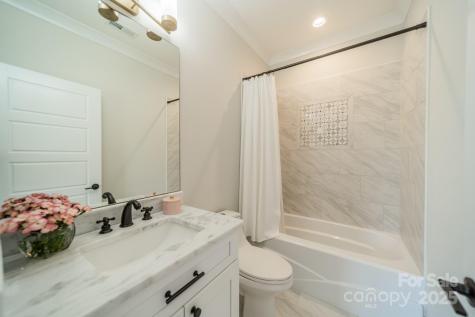 8102 Rolling Fields Road Charlotte NC 28227