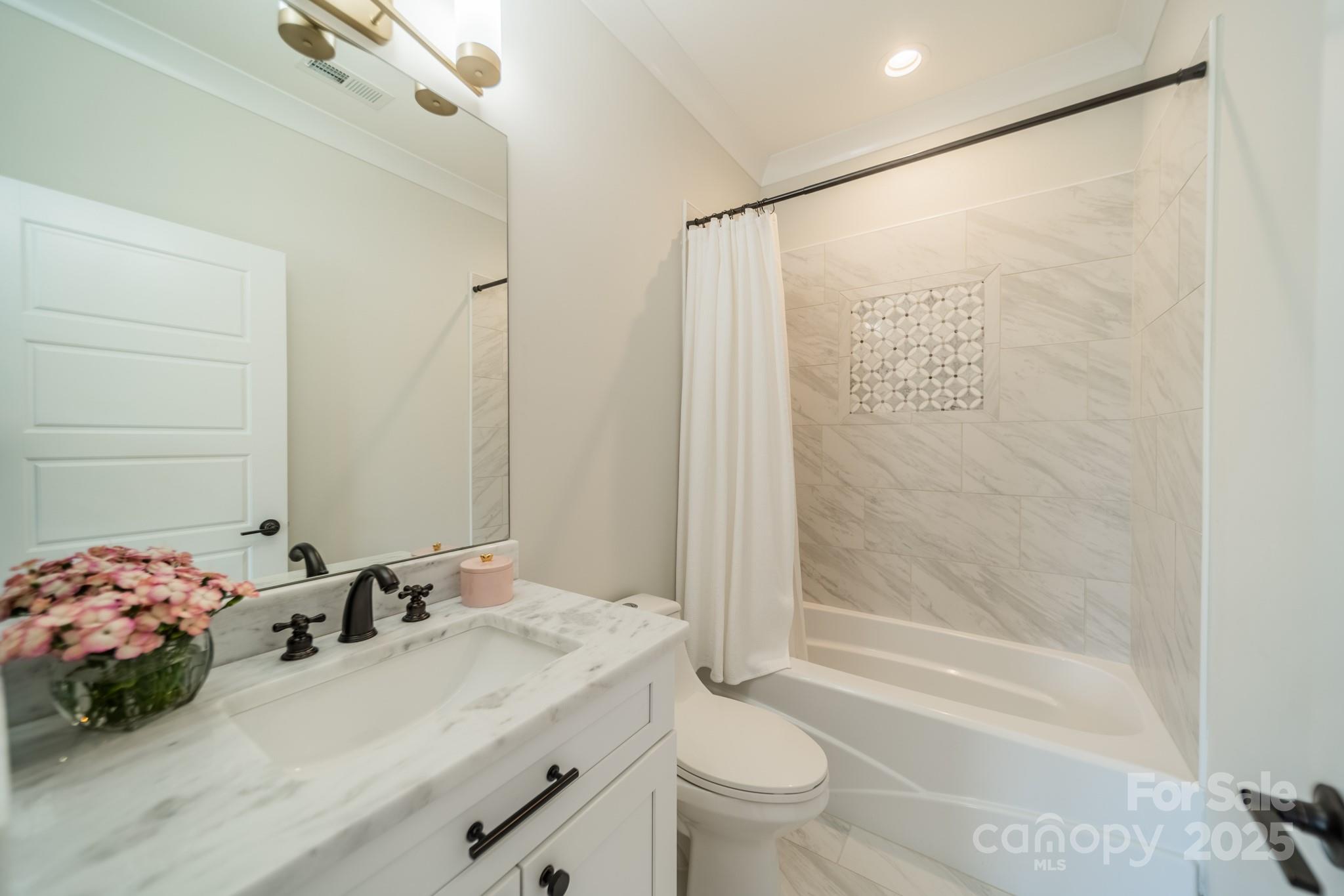 8102 Rolling Fields Road Charlotte NC 28227