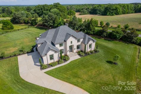 8102 Rolling Fields Road Charlotte NC 28227