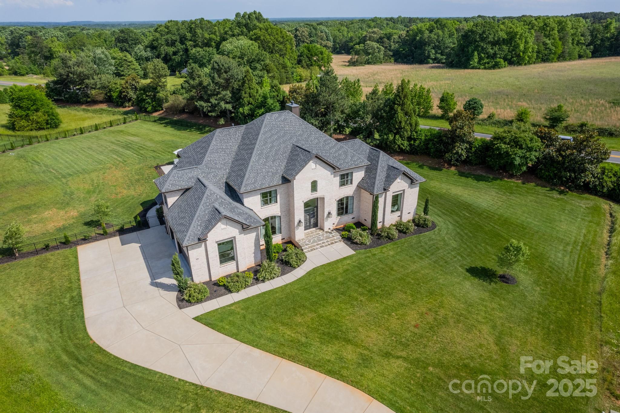 8102 Rolling Fields Road Charlotte NC 28227