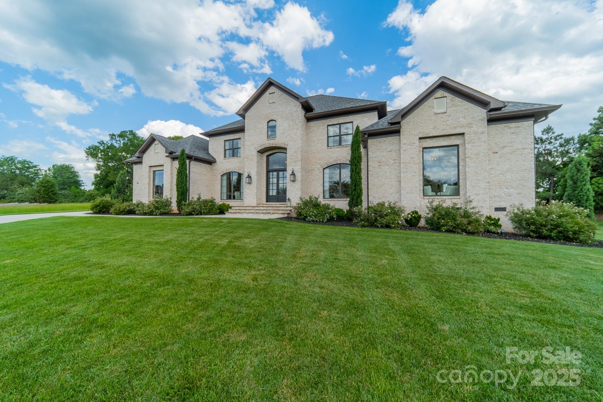 8102 Rolling Fields Road Charlotte NC 28227