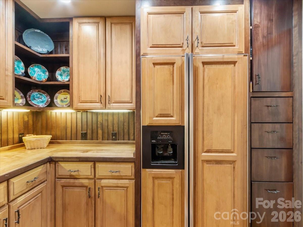 373 Rhododendron Lane Burnsville NC 28714