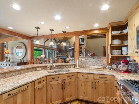 373 Rhododendron Lane Burnsville NC 28714