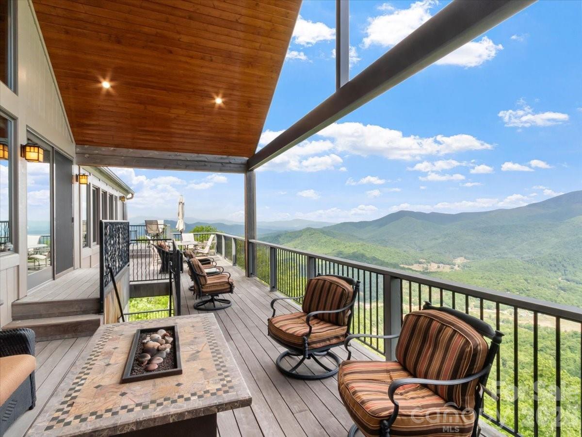 373 Rhododendron Lane Burnsville NC 28714