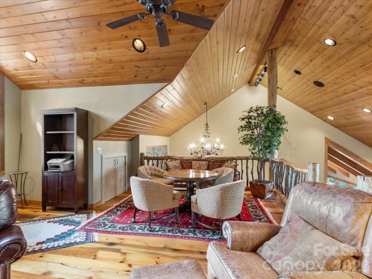 373 Rhododendron Lane Burnsville NC 28714