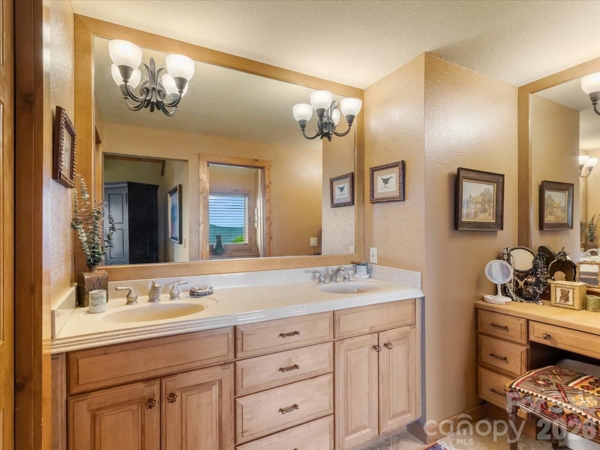 373 Rhododendron Lane Burnsville NC 28714