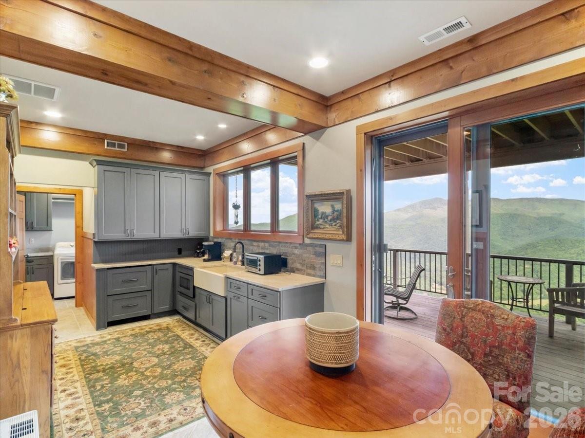373 Rhododendron Lane Burnsville NC 28714