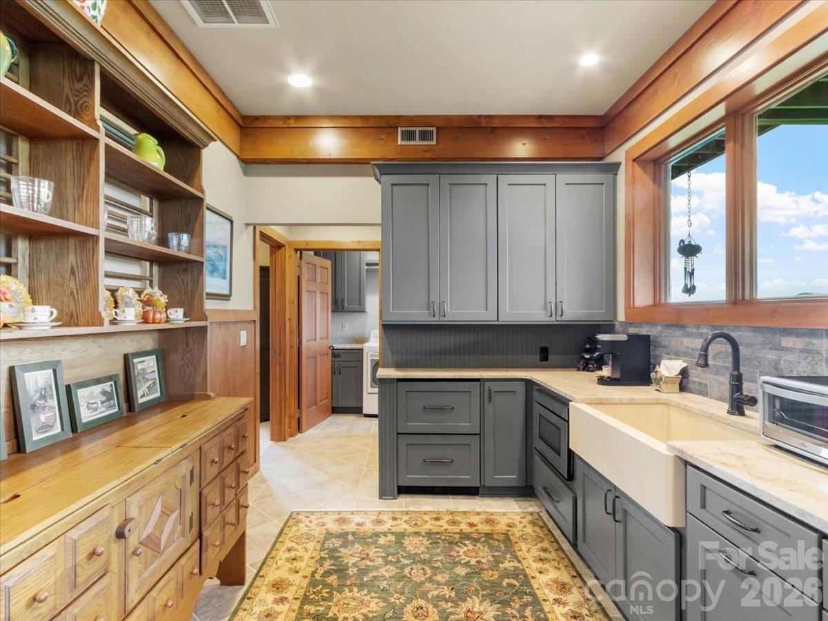 373 Rhododendron Lane Burnsville NC 28714