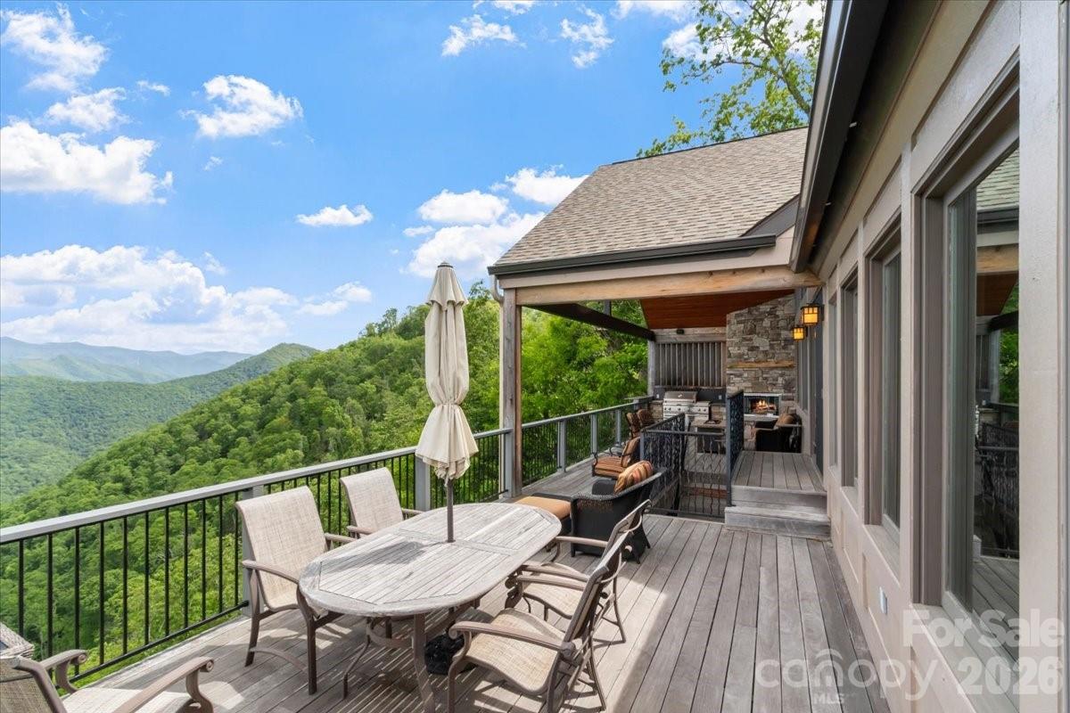 373 Rhododendron Lane Burnsville NC 28714