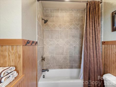 373 Rhododendron Lane Burnsville NC 28714