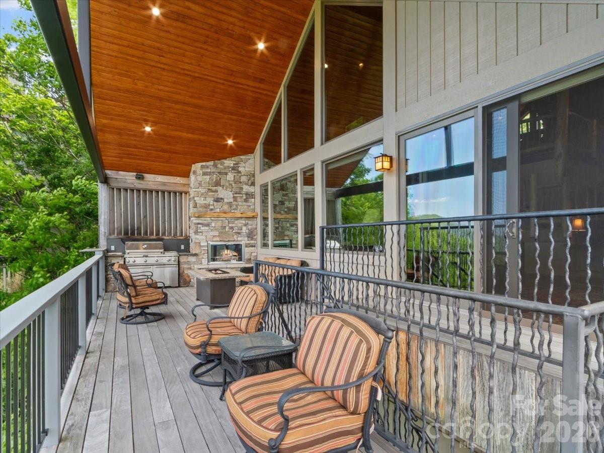 373 Rhododendron Lane Burnsville NC 28714