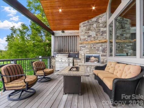 373 Rhododendron Lane Burnsville NC 28714