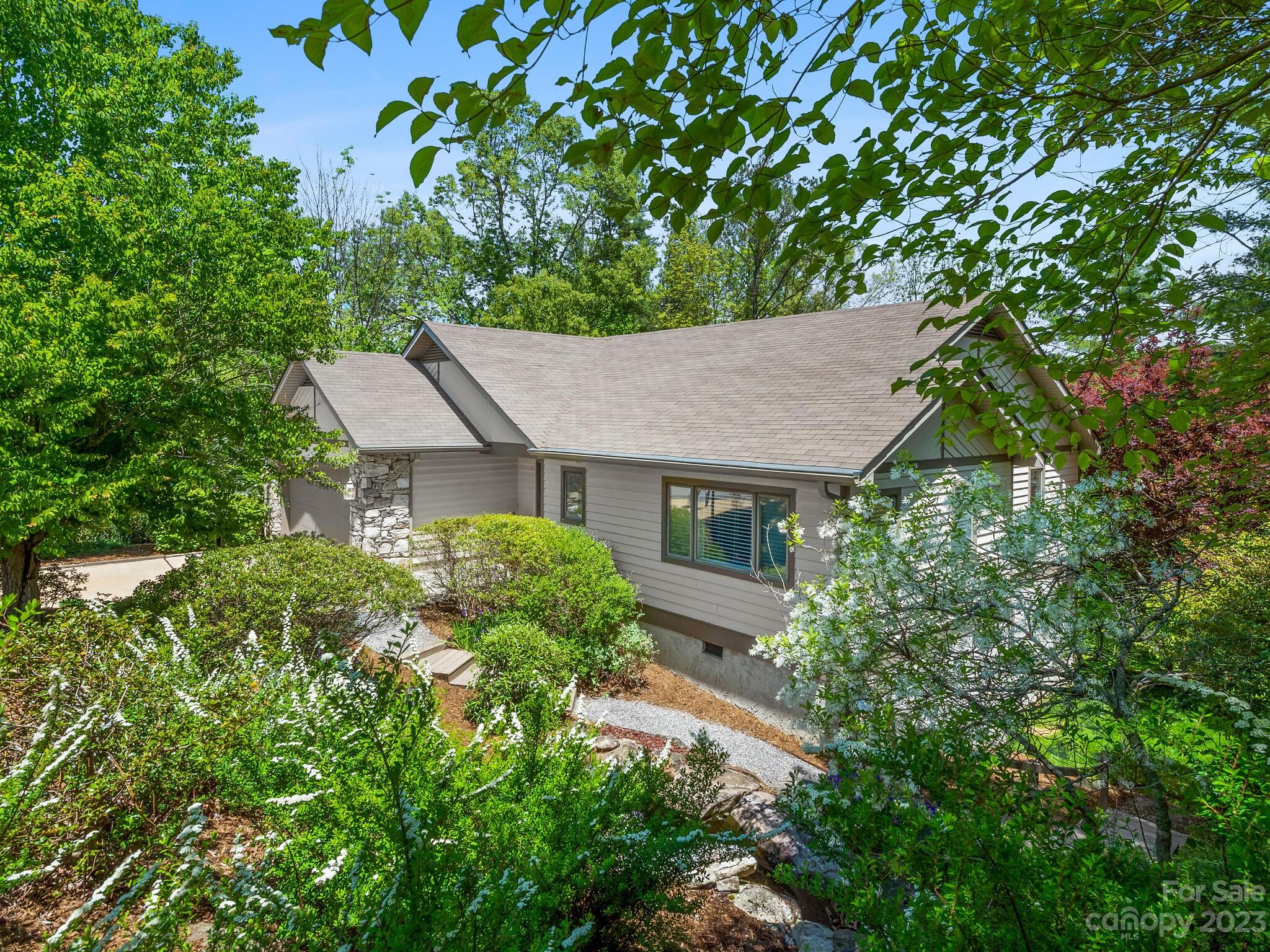 17 Zachary Ridge Road Asheville NC 28804