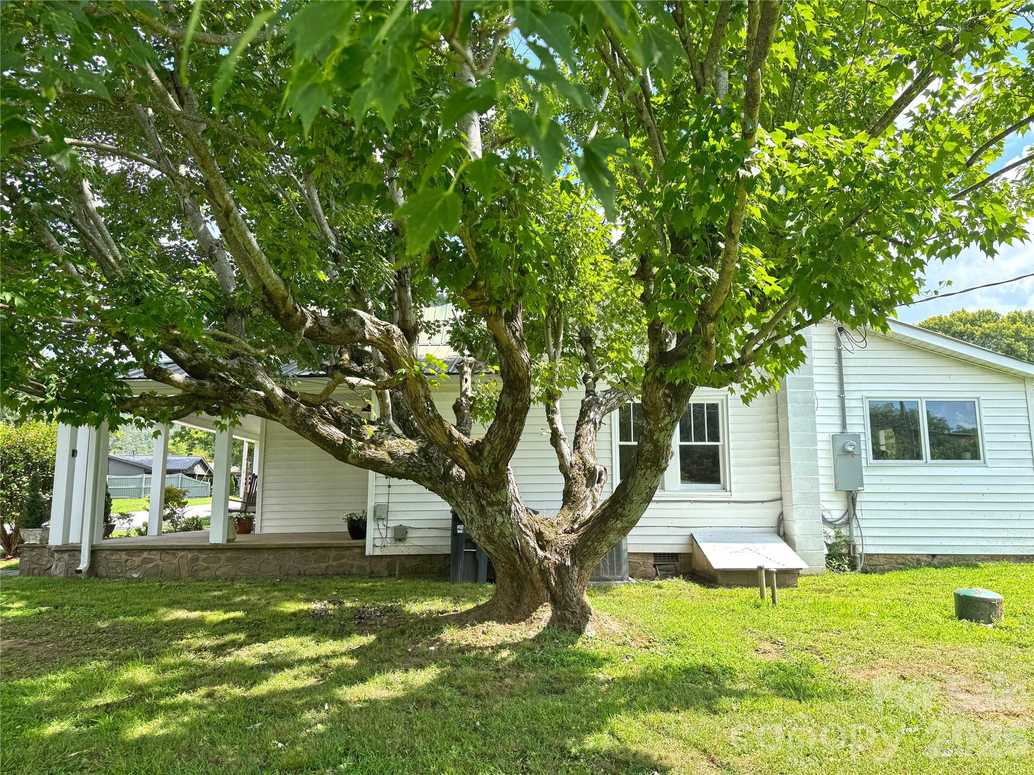 227 Lawson Street Hot Springs NC 28743