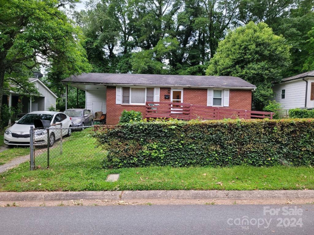 2709 Ravencroft Drive Charlotte NC 28208