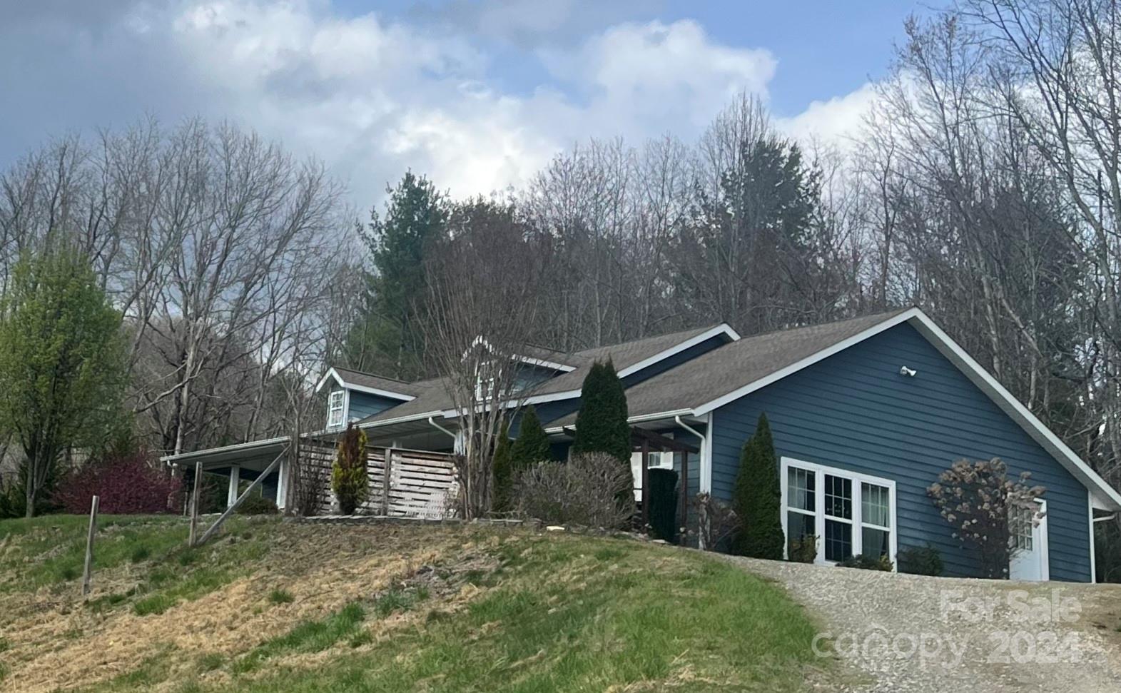 286 Stillhouse Lane Burnsville NC 28714