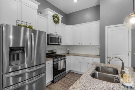 1982 Ambrose Way Denver NC 28037