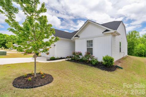 1982 Ambrose Way Denver NC 28037