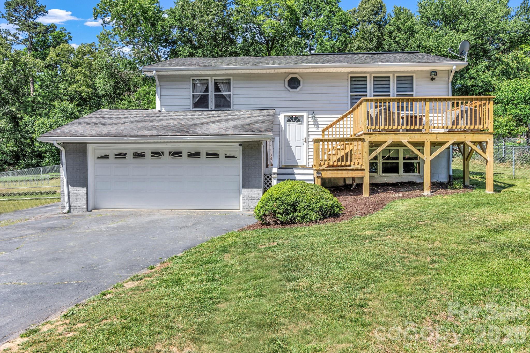 13 Spring Lake Drive Fletcher NC 28732