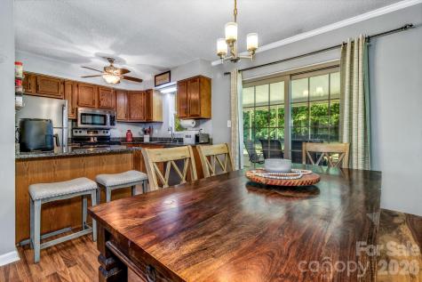 13 Spring Lake Drive Fletcher NC 28732