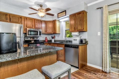 13 Spring Lake Drive Fletcher NC 28732