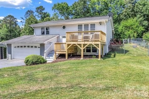 13 Spring Lake Drive Fletcher NC 28732